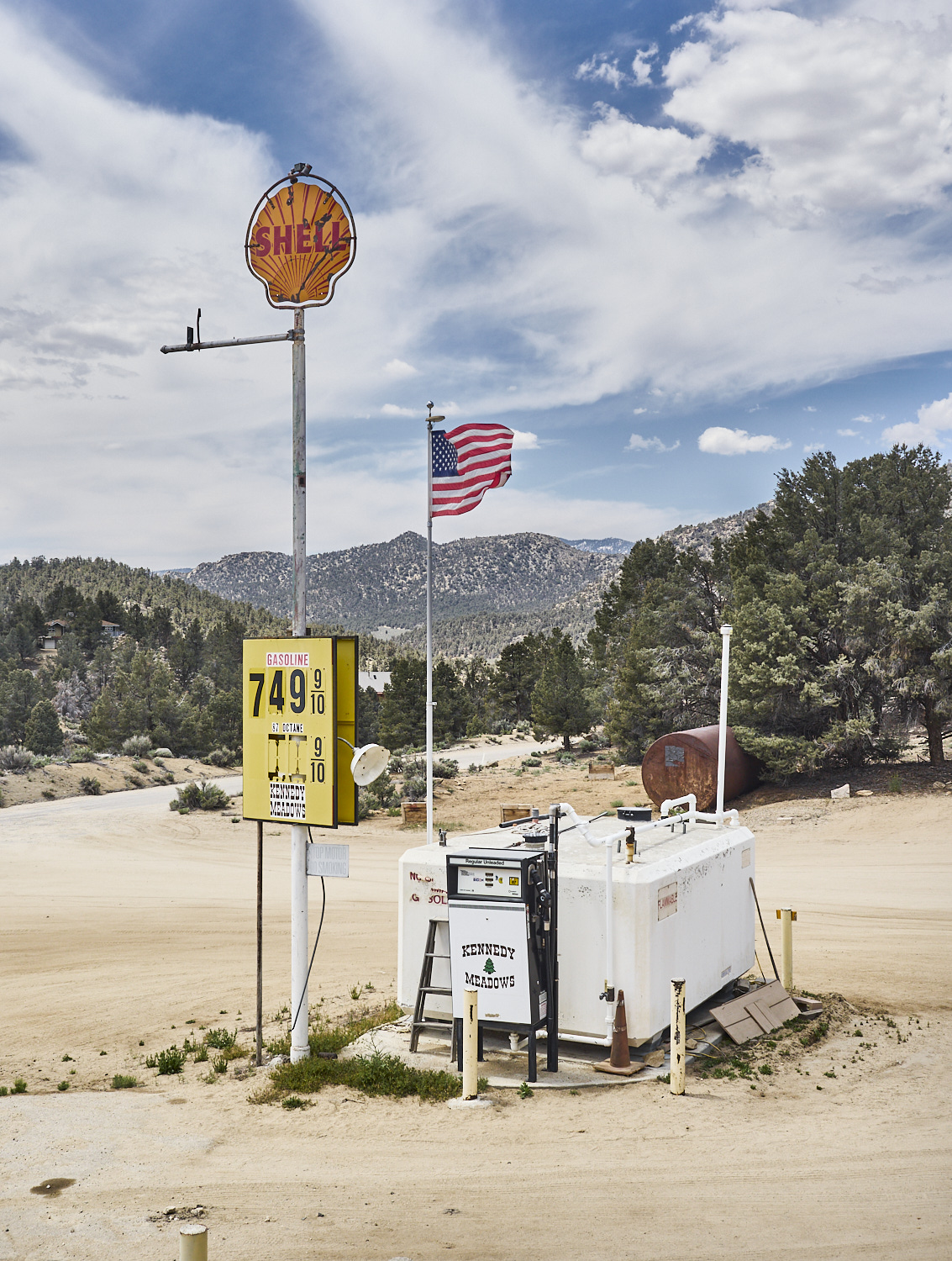 The gas station in Kennedy Meadows (South).