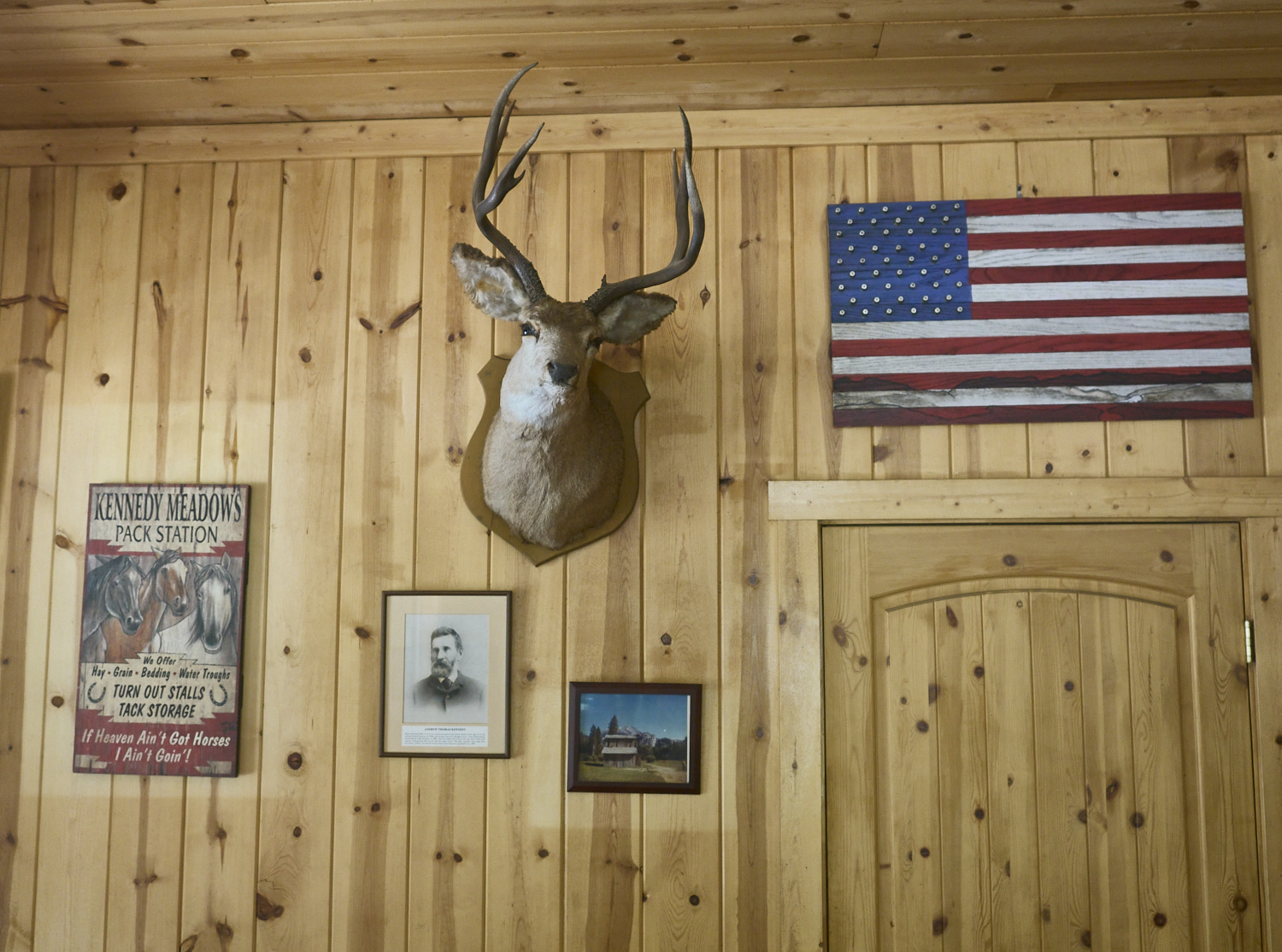 Inside the restaurant in Kennedy meadows (North)