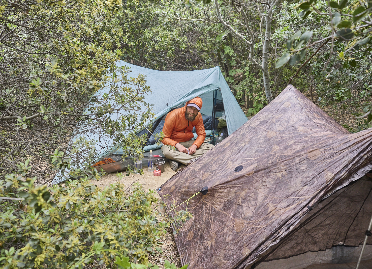 „Worth it“ from Sweden in his tent.