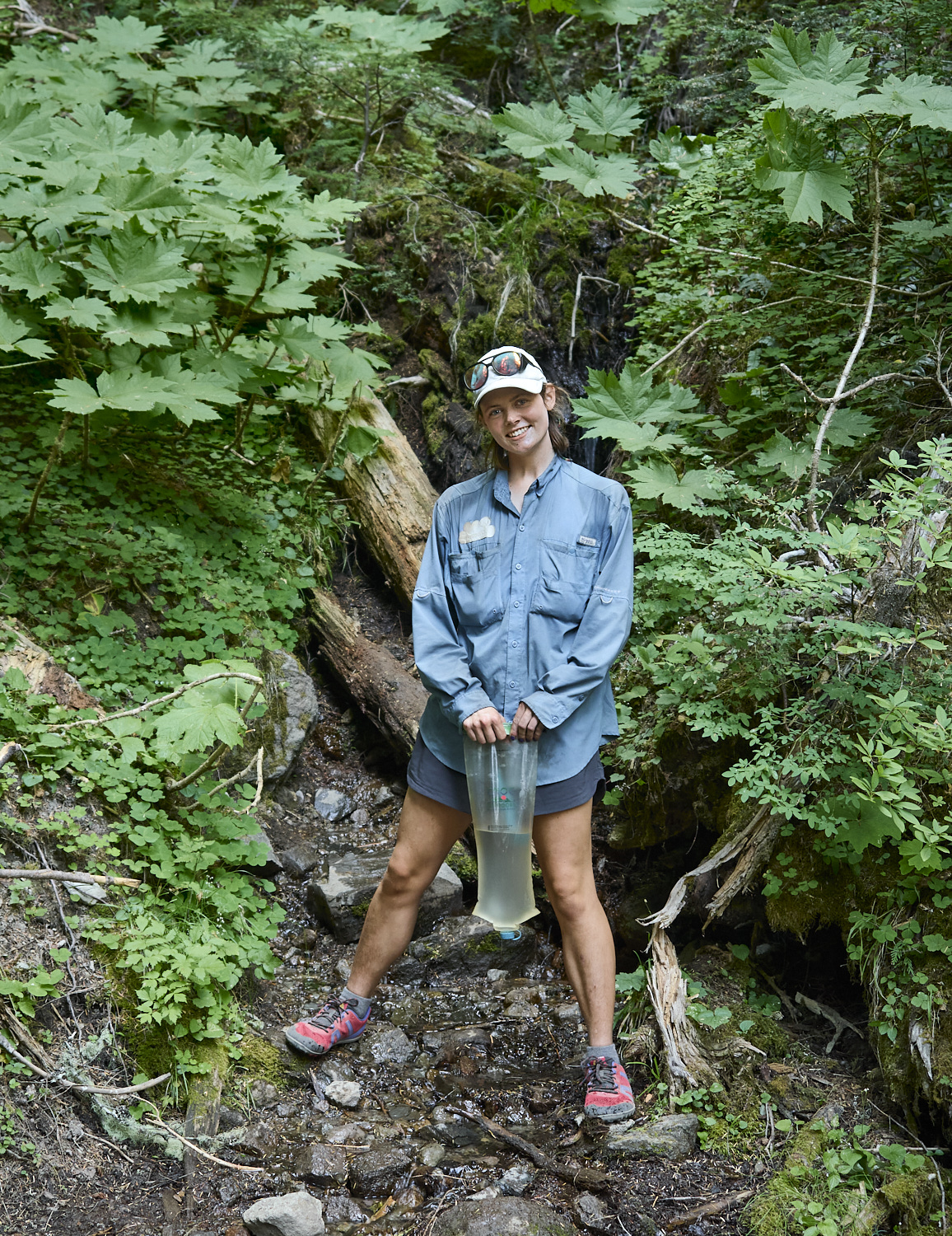 „Gritty“ from South Dakota is taking water from a stream.